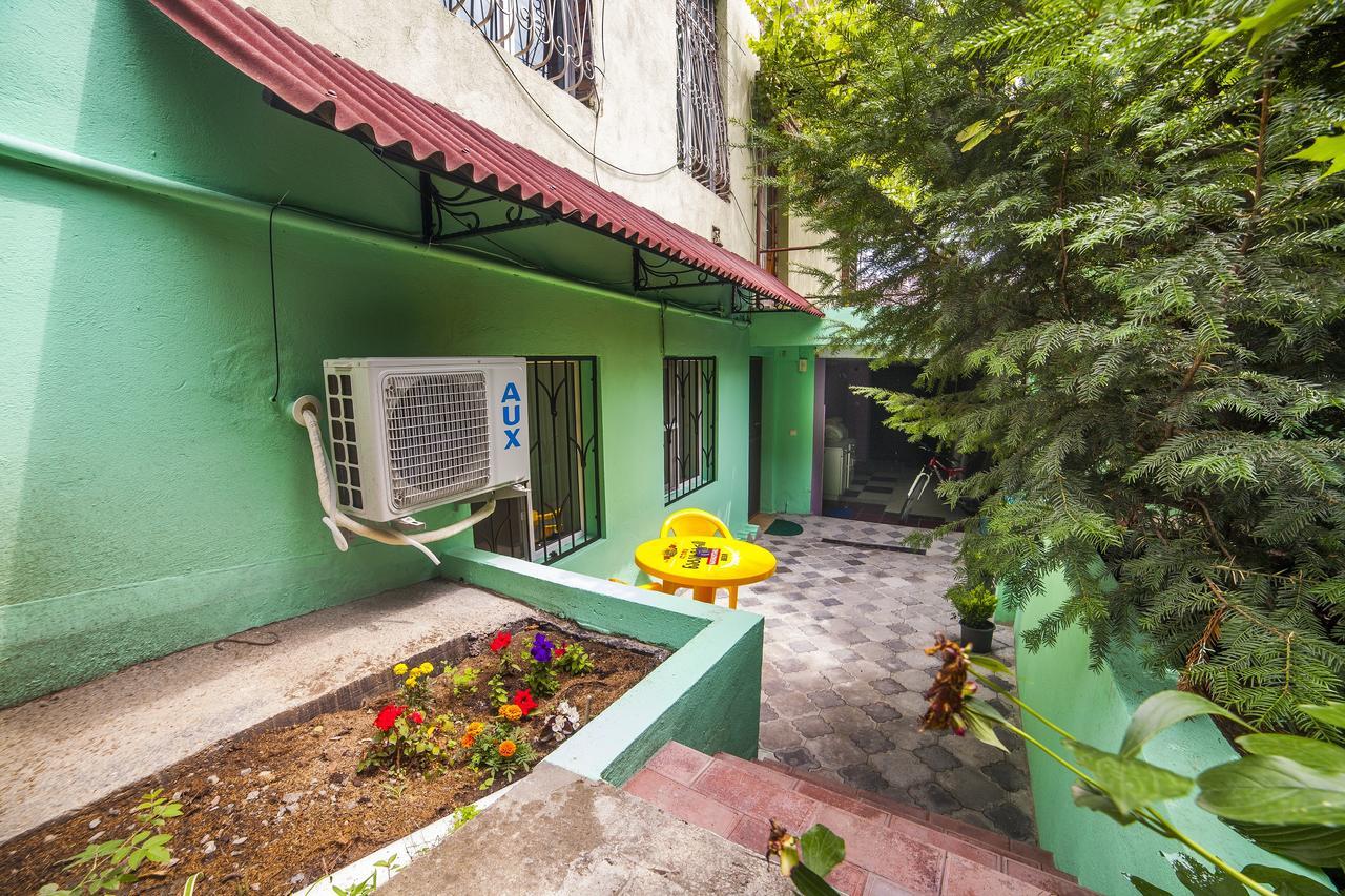 Salomes Apartment Tuti Bordschomi Exterior foto